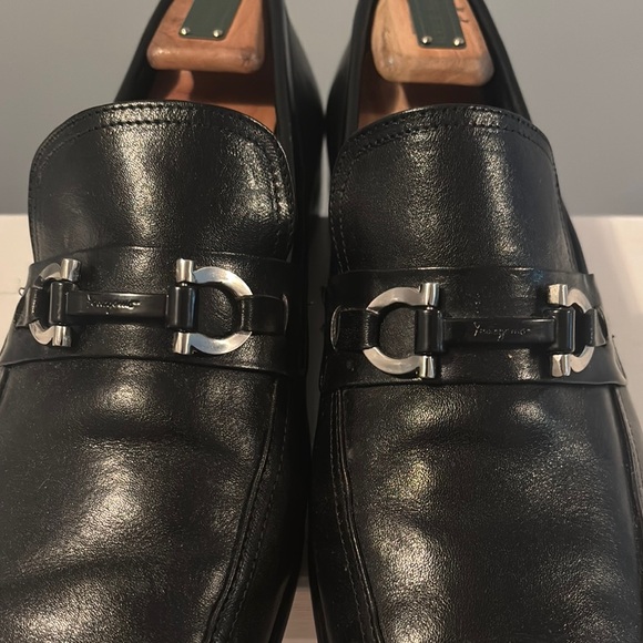 Salvatore Ferragamo Men's Black Leather Loafers - Picture 5 of 8